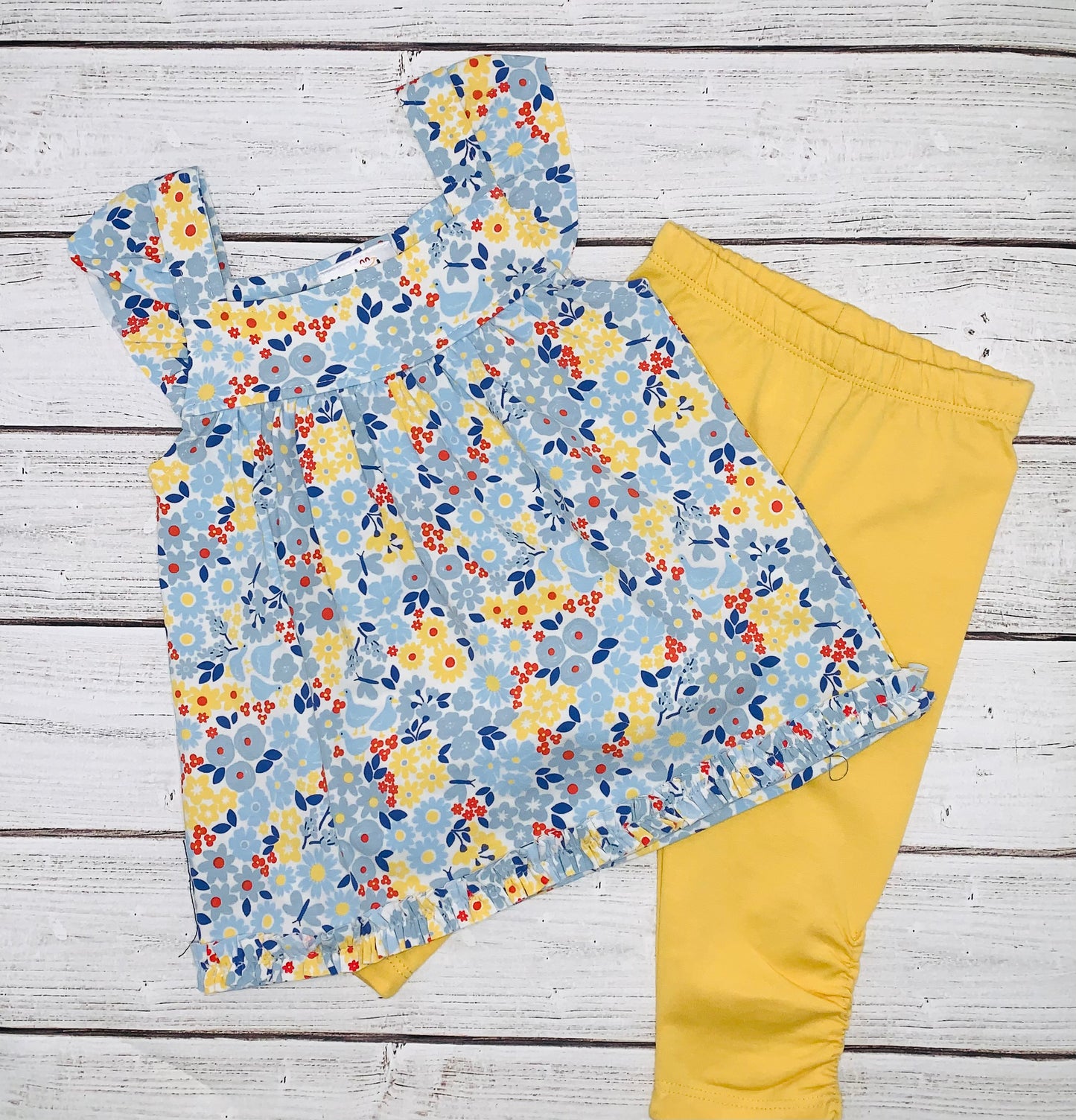 Floral Print Tunic With Yellow Capri